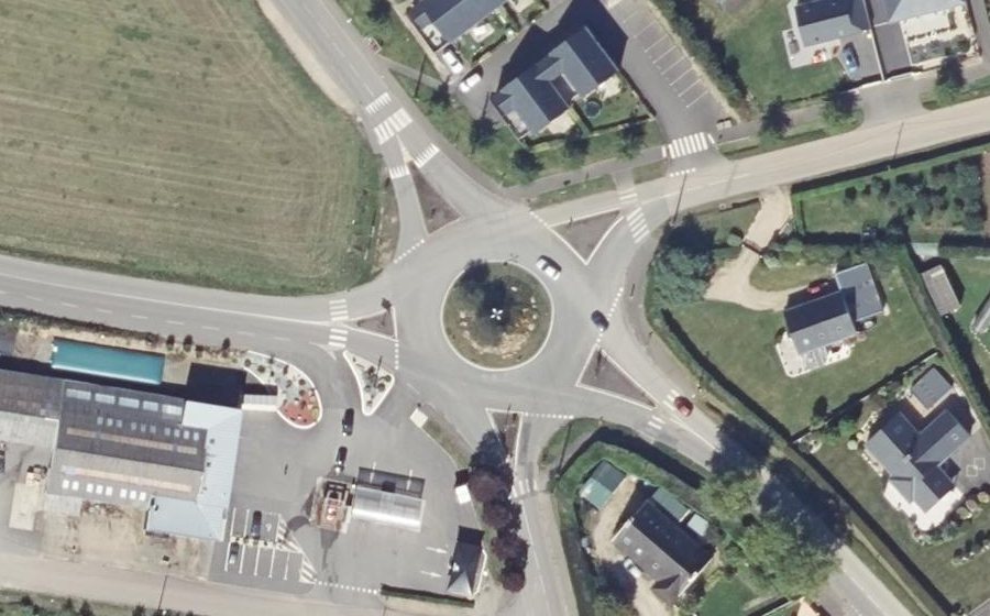 Vue aérienne du Rond-point anonyme n°51940031