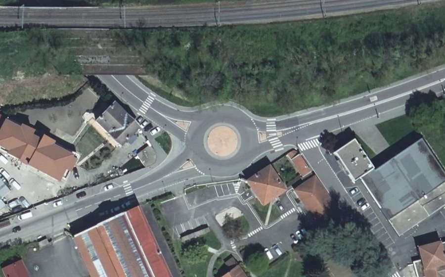 Vue aérienne du Rond-point anonyme n°519420285