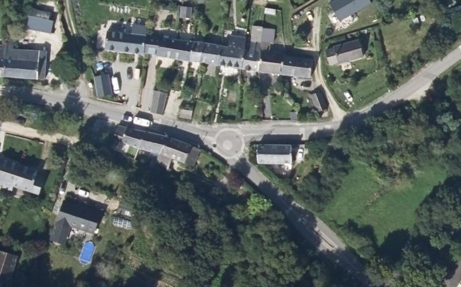 Vue aérienne du Rond-point anonyme n°519582328