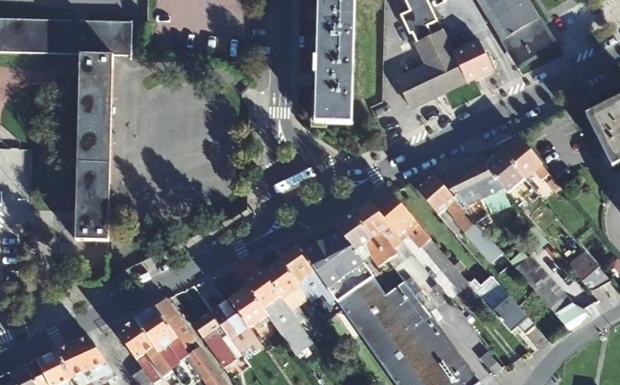 Vue aérienne du Rond-point anonyme n°519826654