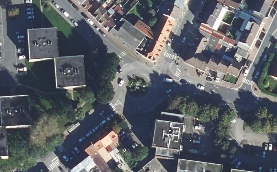 Vue aérienne du Rond-point anonyme n°519826655