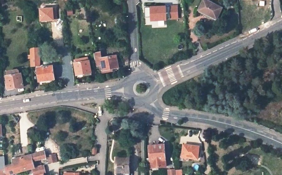 Vue aérienne du Rond-point anonyme n°5198640