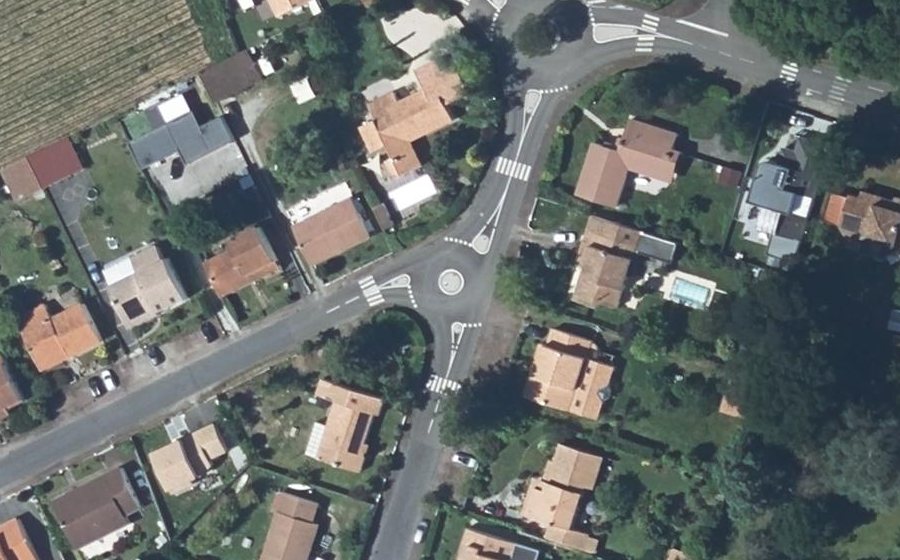 Vue aérienne du Rond-point anonyme n°52005984