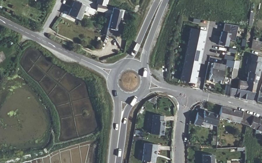 Vue aérienne du Rond-point anonyme n°52006168