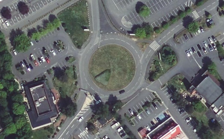 Vue aérienne du Rond-point anonyme n°52027262