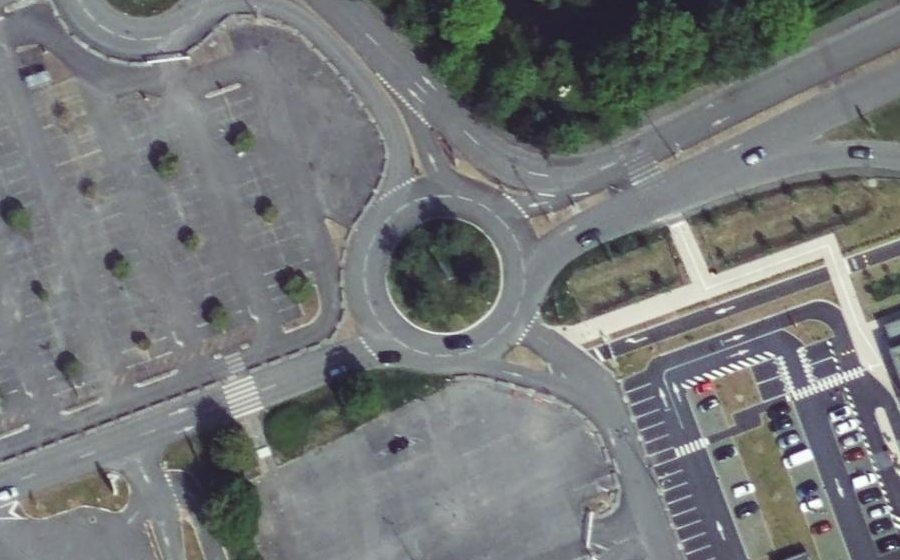 Vue aérienne du Rond-point anonyme n°52032556