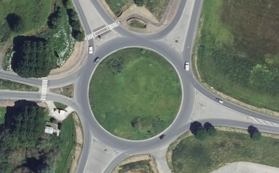 Vue aérienne du Rond-point anonyme n°52032751