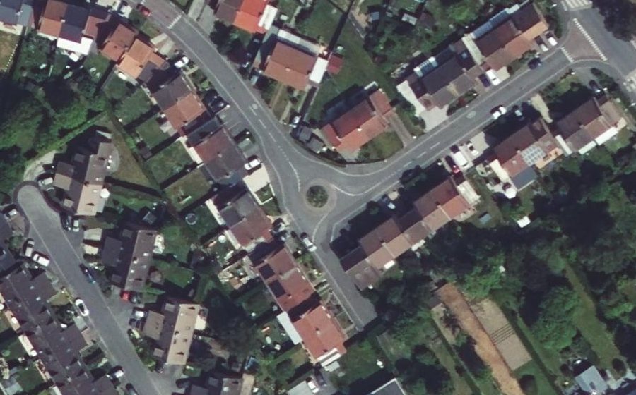 Vue aérienne du Rond-point anonyme n°52042981