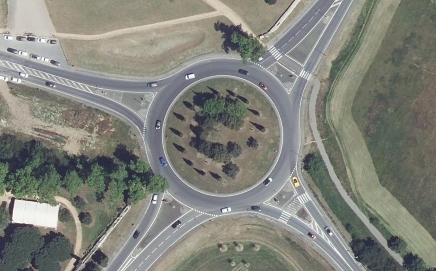 Vue aérienne du Rond-point anonyme n°5205273