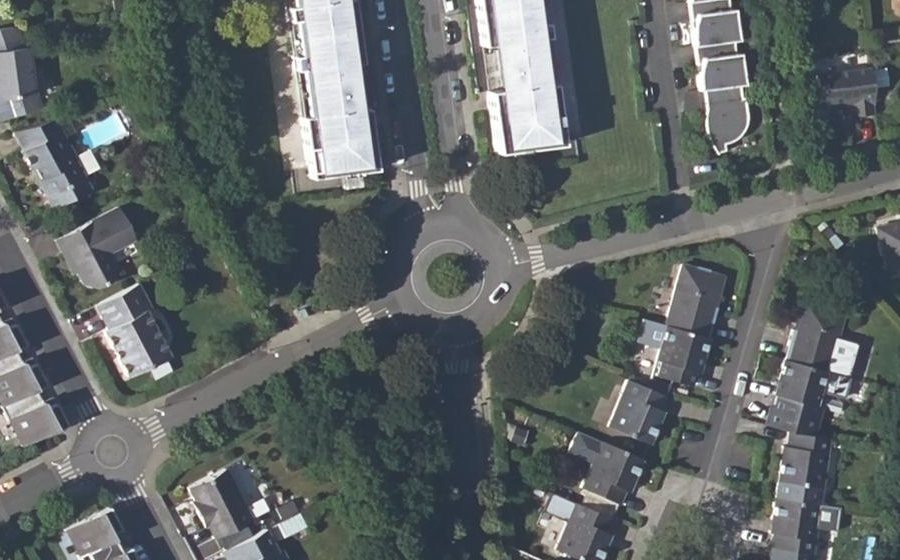 Vue aérienne du Rond-point anonyme n°52080418