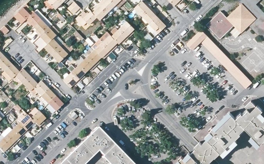 Vue aérienne du Rond-point anonyme n°52088971