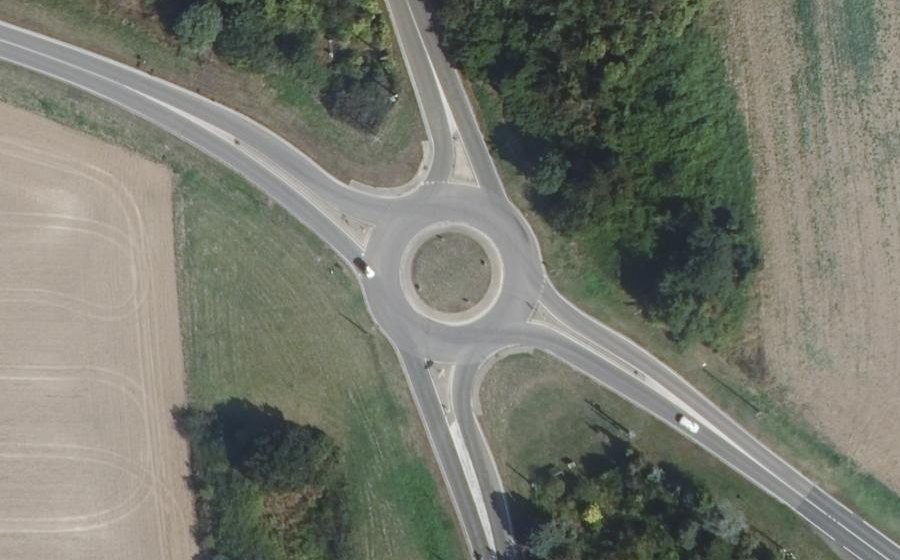 Vue aérienne du Rond-point anonyme n°52091714