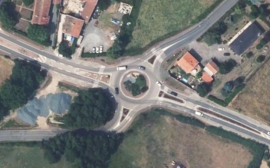 Vue aérienne du Rond-point anonyme n°5213509