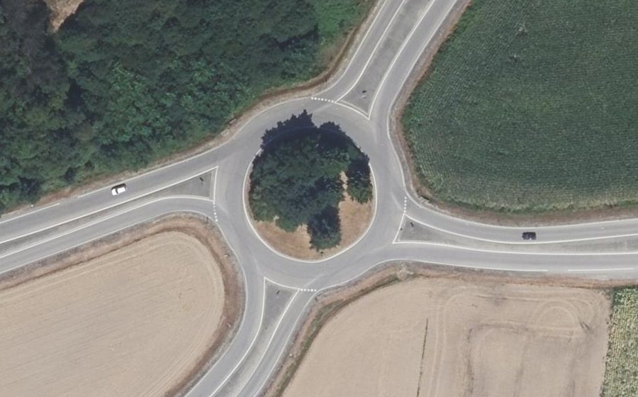 Vue aérienne du Rond-point anonyme n°5218832