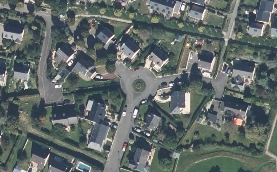 Vue aérienne du Rond-point anonyme n°52199369