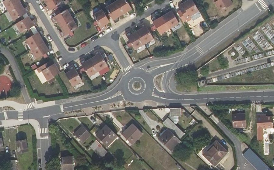 Vue aérienne du Rond-point anonyme n°52244978