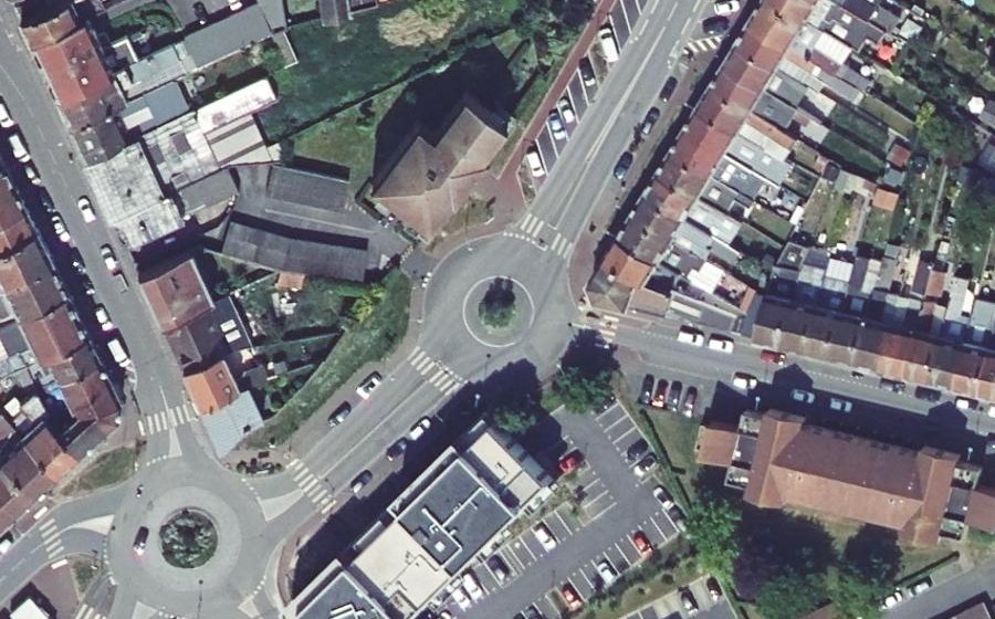 Vue aérienne du Rond-point anonyme n°52249311