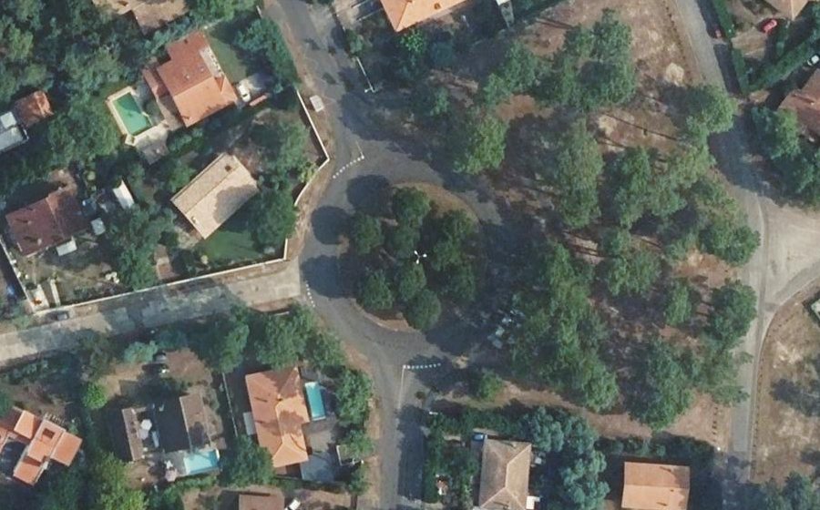 Vue aérienne du Rond-point anonyme n°524243236