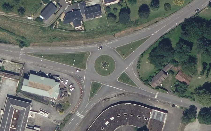 Vue aérienne du Rond-point anonyme n°52429719