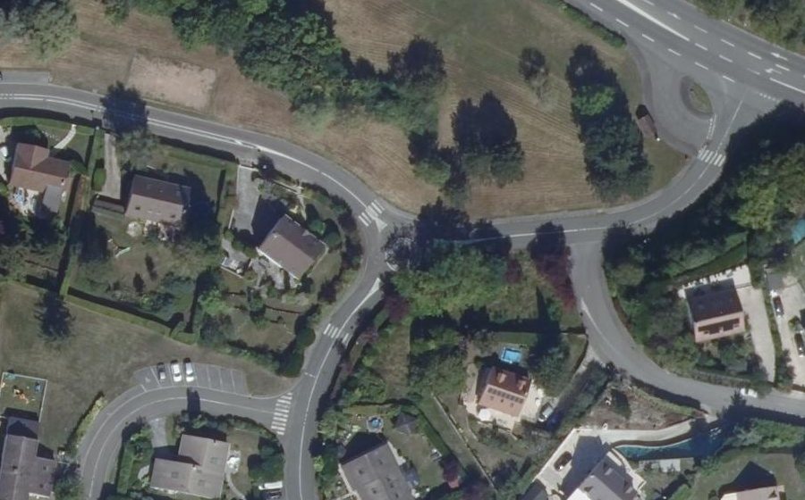 Vue aérienne du Rond-point anonyme n°524511159