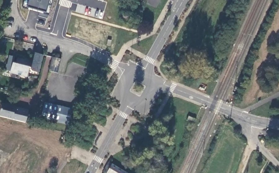 Vue aérienne du Rond-point anonyme n°524866568