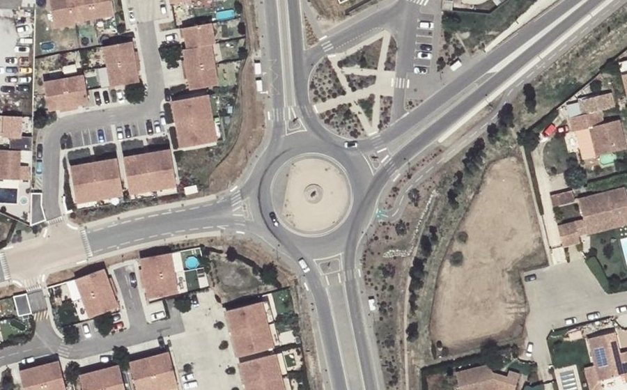 Vue aérienne du Rond-point anonyme n°52510661