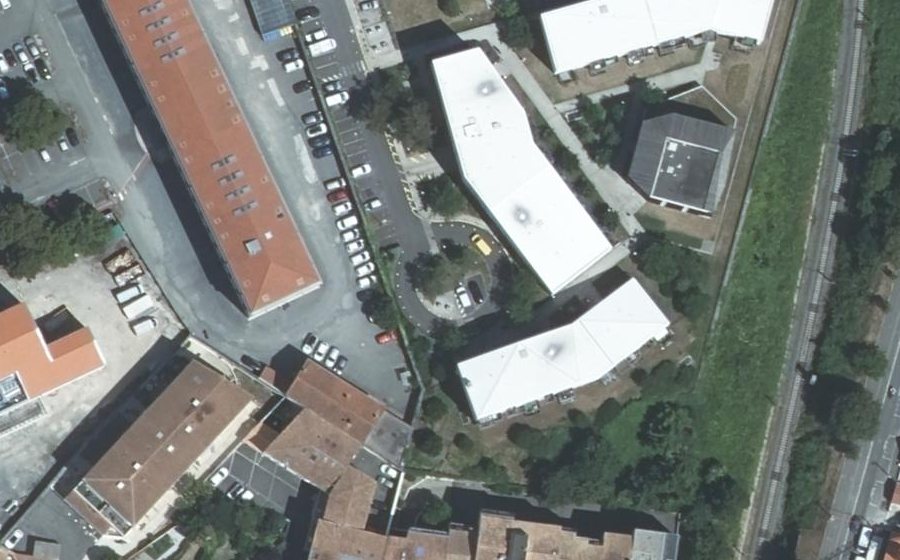 Vue aérienne du Rond-point anonyme n°525241349