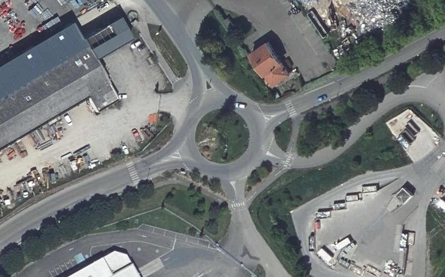 Vue aérienne du Rond-point anonyme n°52712403