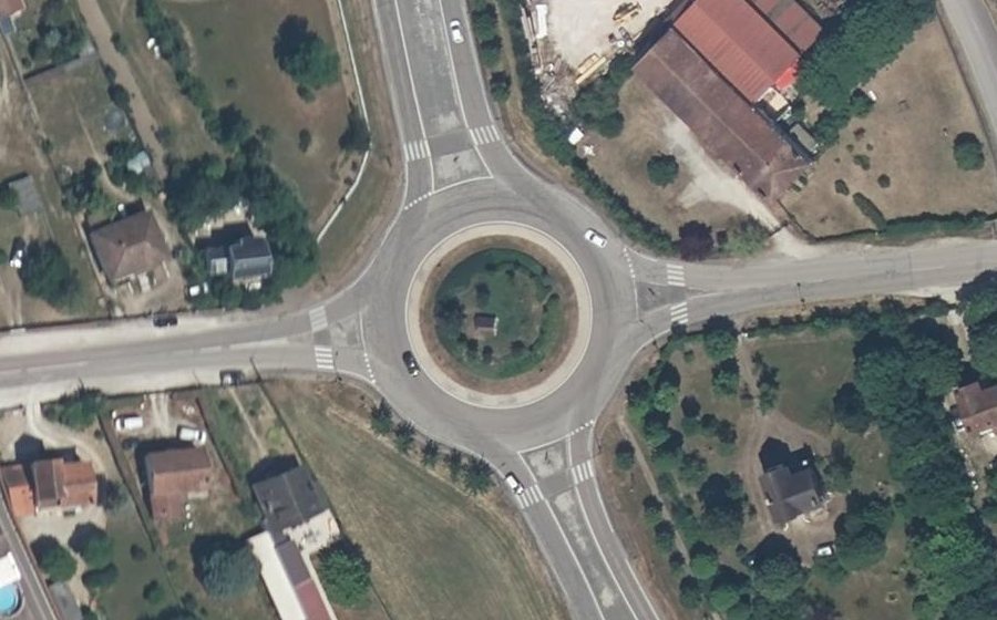 Vue aérienne du Rond-point anonyme n°52822115
