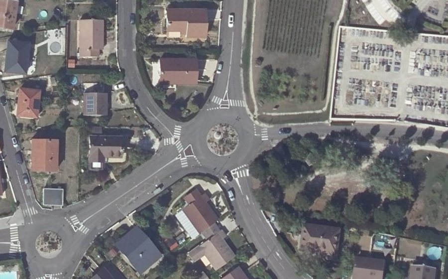 Vue aérienne du Rond-point anonyme n°52872907