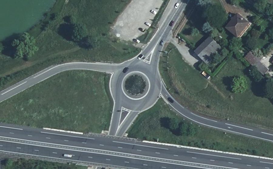 Vue aérienne du Rond-point anonyme n°529067449