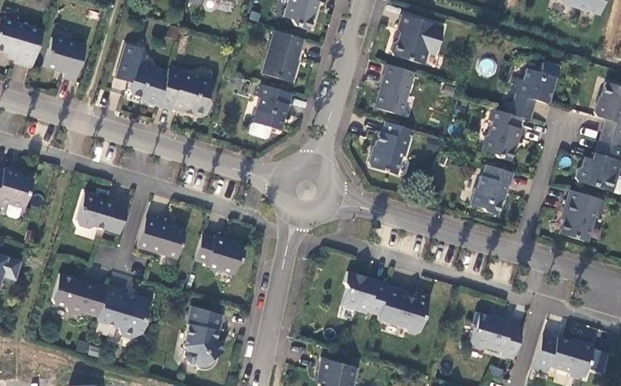 Vue aérienne du Rond-point anonyme n°529662200