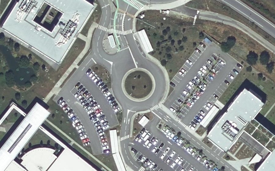 Vue aérienne du Rond-point anonyme n°530011194
