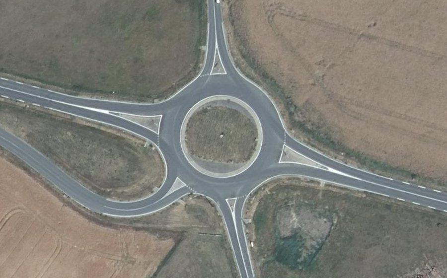 Vue aérienne du Rond-point anonyme n°530074483