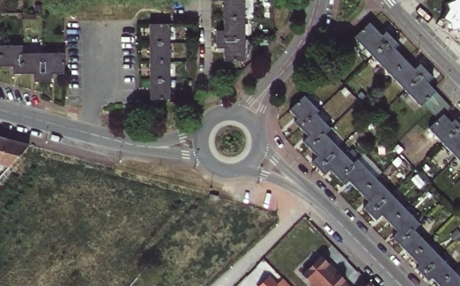 Vue aérienne du Rond-point anonyme n°53015465