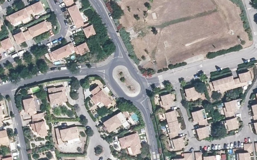 Vue aérienne du Rond-point anonyme n°53064972