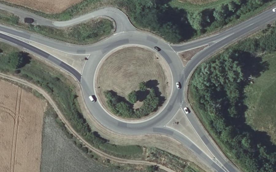 Vue aérienne du Rond-point anonyme n°53084465
