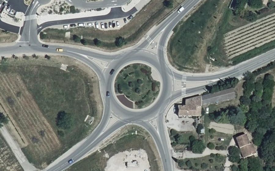 Vue aérienne du Rond-Point de Saint-Pierre de Vassol