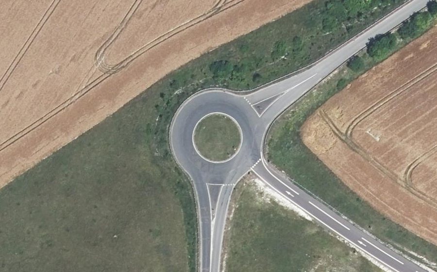 Vue aérienne du Rond-point anonyme n°53099574