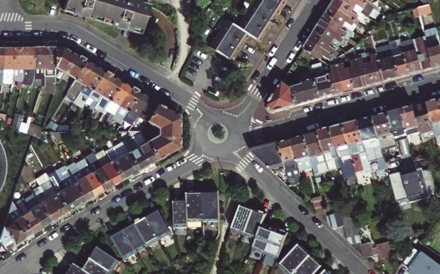 Vue aérienne du Rond-point anonyme n°531035254