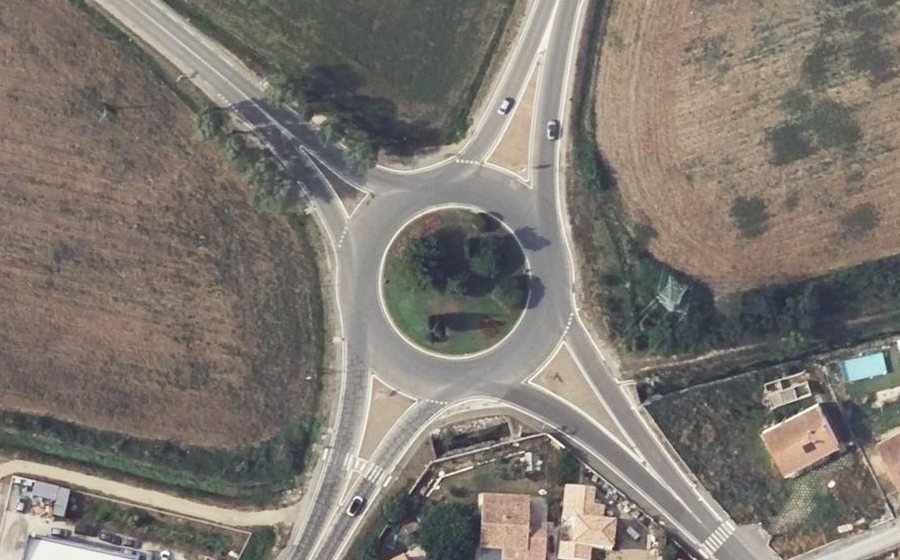 Vue aérienne du Rond-point anonyme n°531202223
