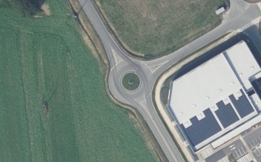 Vue aérienne du Rond-point anonyme n°531276796