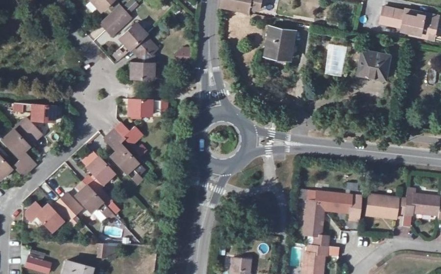 Vue aérienne du Rond-point anonyme n°531279206