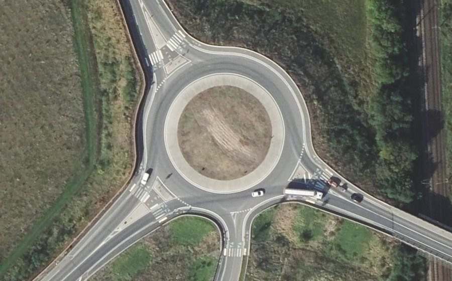 Vue aérienne du Rond-point anonyme n°531502058