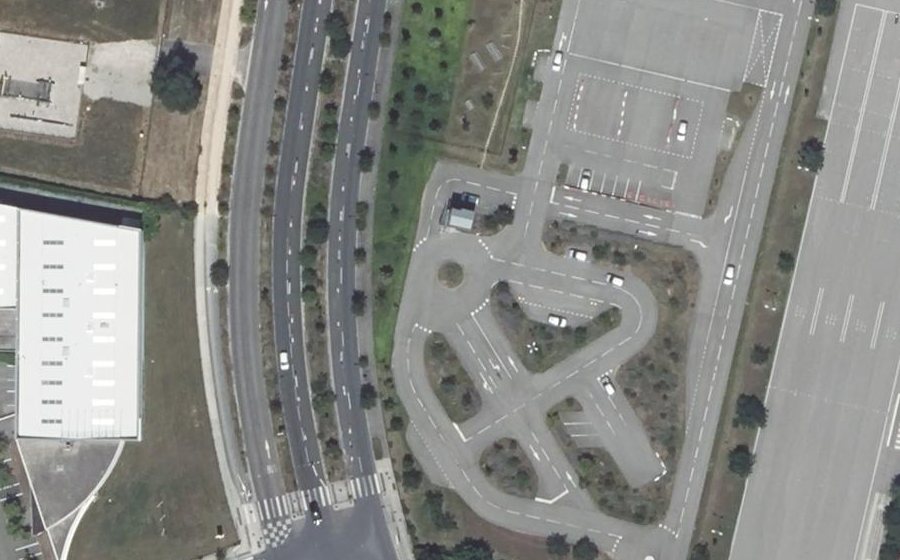 Vue aérienne du Rond-point anonyme n°531716264