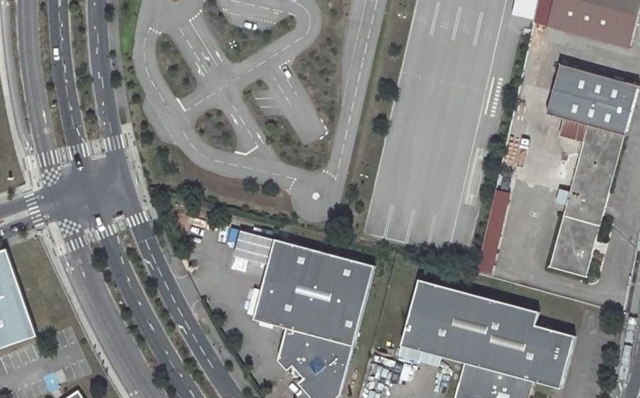 Vue aérienne du Rond-point anonyme n°531716271