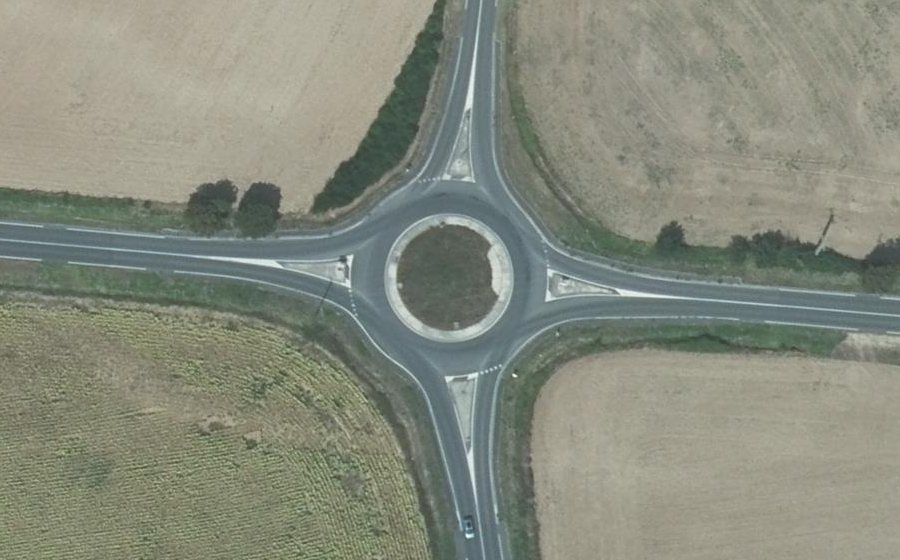 Vue aérienne du Rond-point anonyme n°531969491