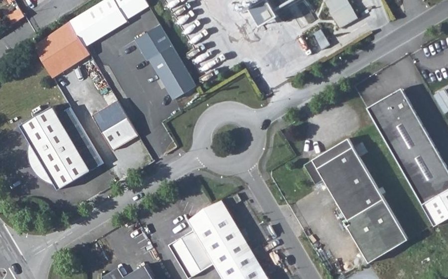 Vue aérienne du Rond-point anonyme n°532292831