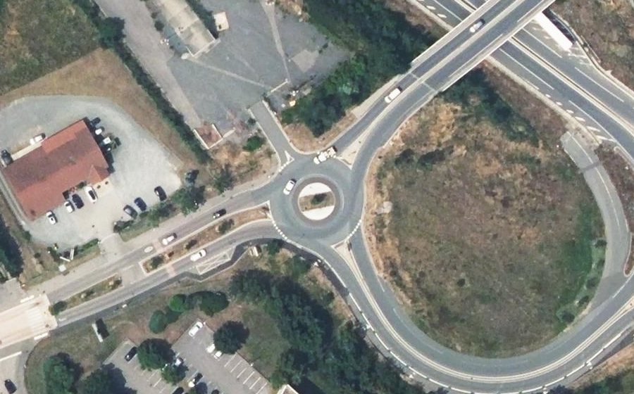 Vue aérienne du Rond-point anonyme n°532805864