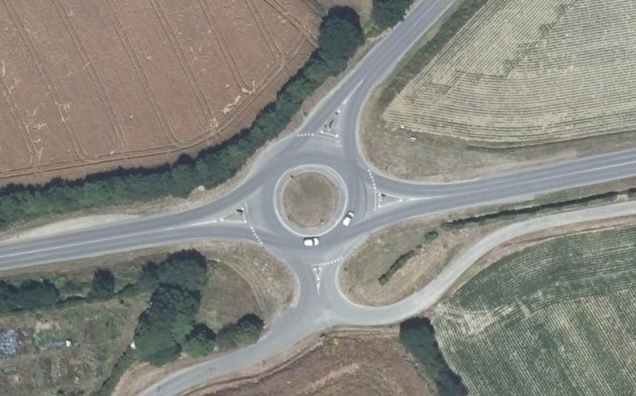 Vue aérienne du Rond-point anonyme n°532998966